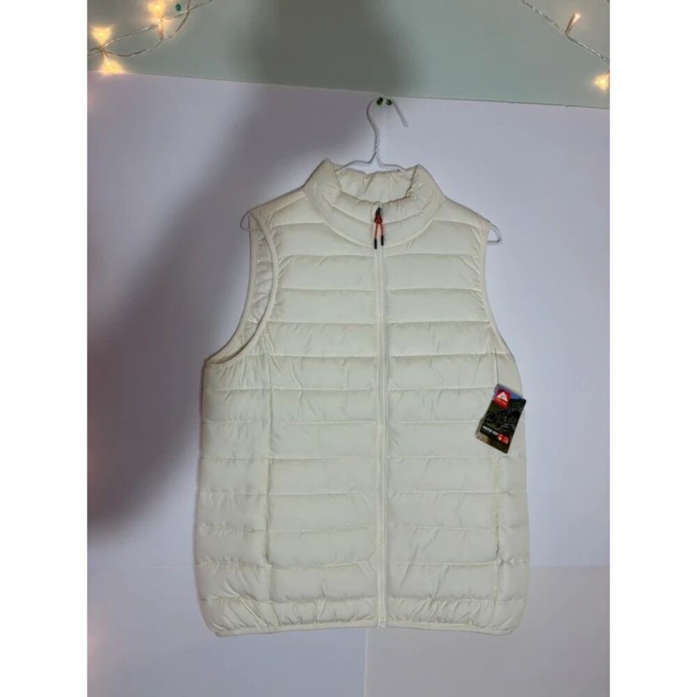 Womens size small Ozark Trail Puffer Vest, New with Tags